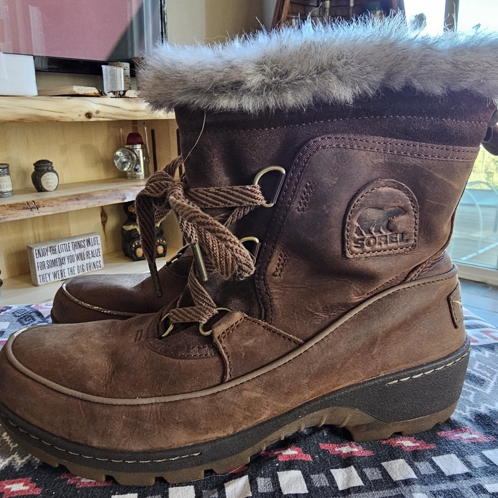 Sorel Fur Lined Boots Size 8.5 - Picture 3 of 8